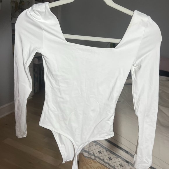 Artitzia Babaton White Longsleeve Bodysuit - Picture 3 of 3